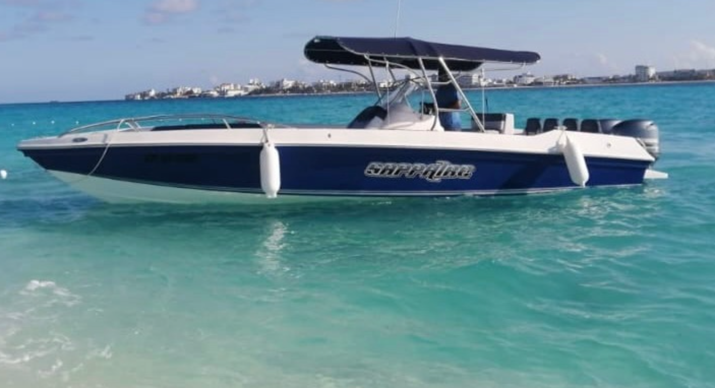 Lancha Sapphire luxury
